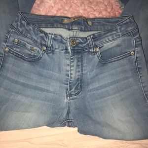High waisted light wash jeans